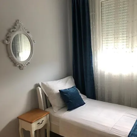 Appartamento Sandra, With 2 Bathroom, Wi-fi, Private Parking *