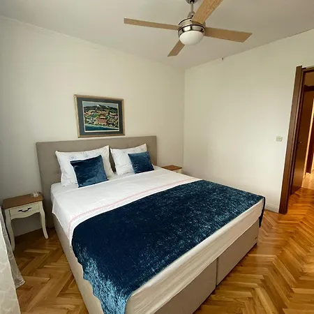 Sandra, With 2 Bathroom, Wi-fi, Private Parking Appartamento Spalato